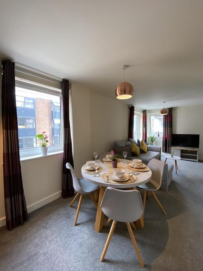 Stylish Two Bed City Apartment With Secure Parking Southampton Luaran gambar