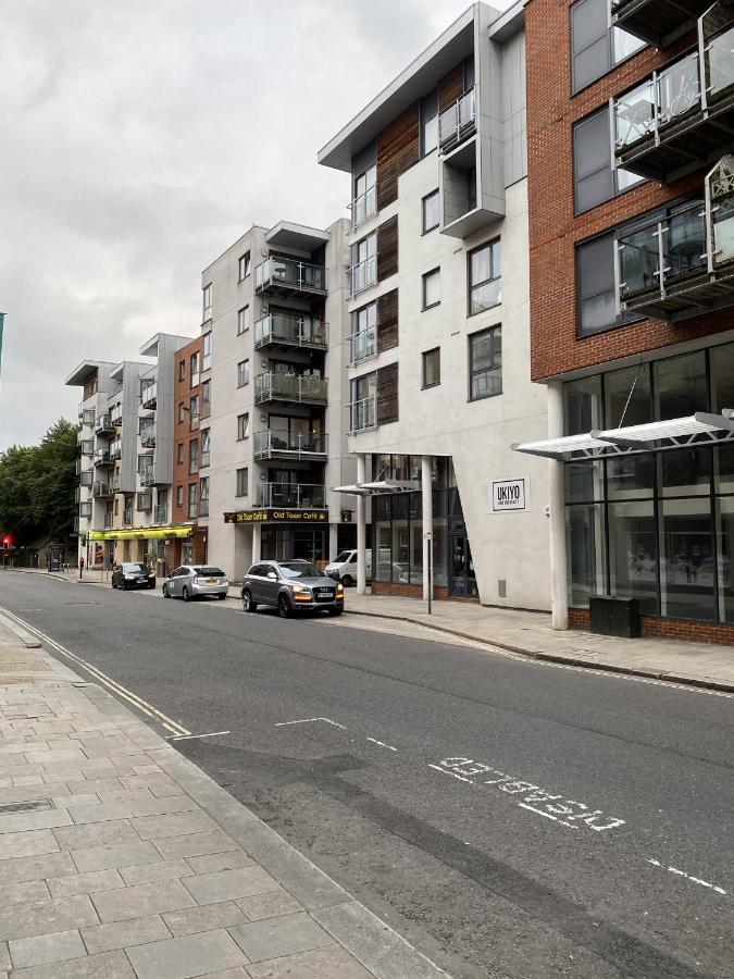 Stylish Two Bed City Apartment With Secure Parking Southampton Luaran gambar